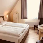 Klausdorfer Hof Szálloda Schwentinental