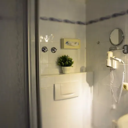 Klausdorfer Hof Szálloda Schwentinental