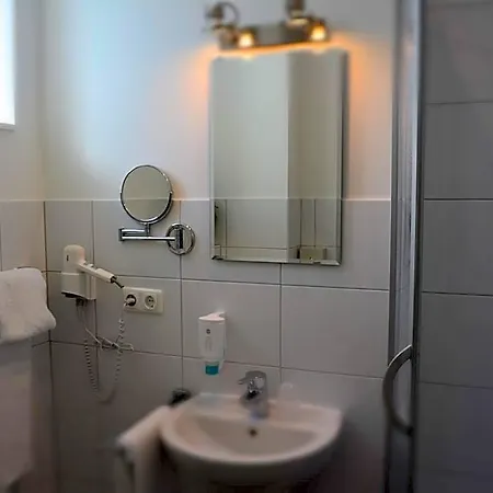 Klausdorfer Hof 3*