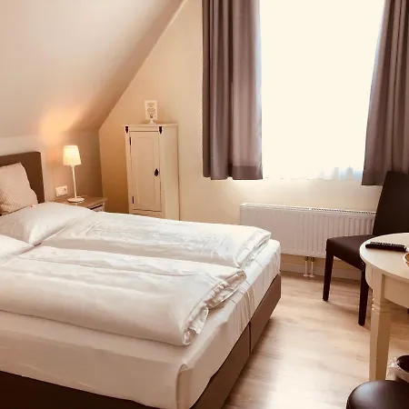 Klausdorfer Hof Szálloda Schwentinental